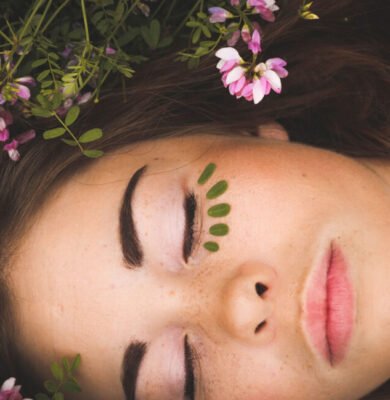 beautiful-girl-on-flower-garden